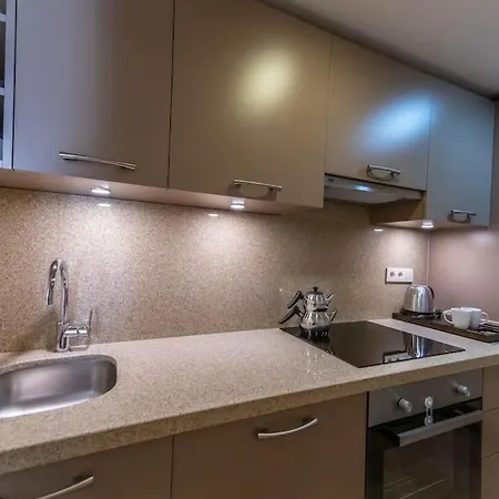 Апартаменты Sleeps 2, Modern With Shared Pool - Awz 304, 2 Бодрум